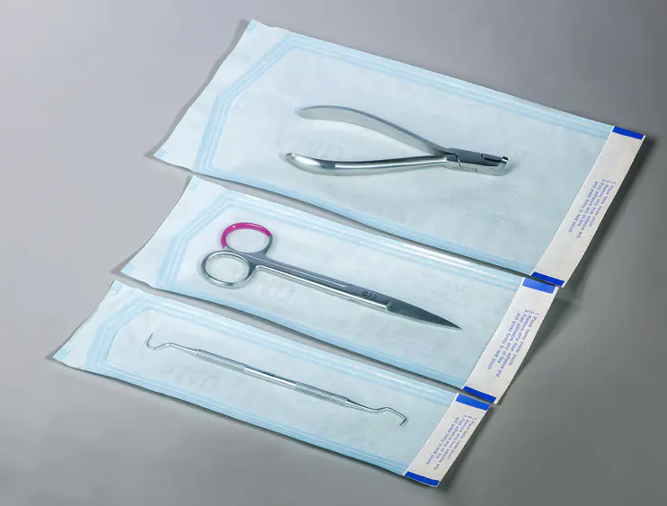 কিভাবে স্ব-সিলিং নির্বীজন ব্যাগ চিকিৎসা ডিভাইসের জীবাণুমুক্ত বাধা নিশ্চিত করে?